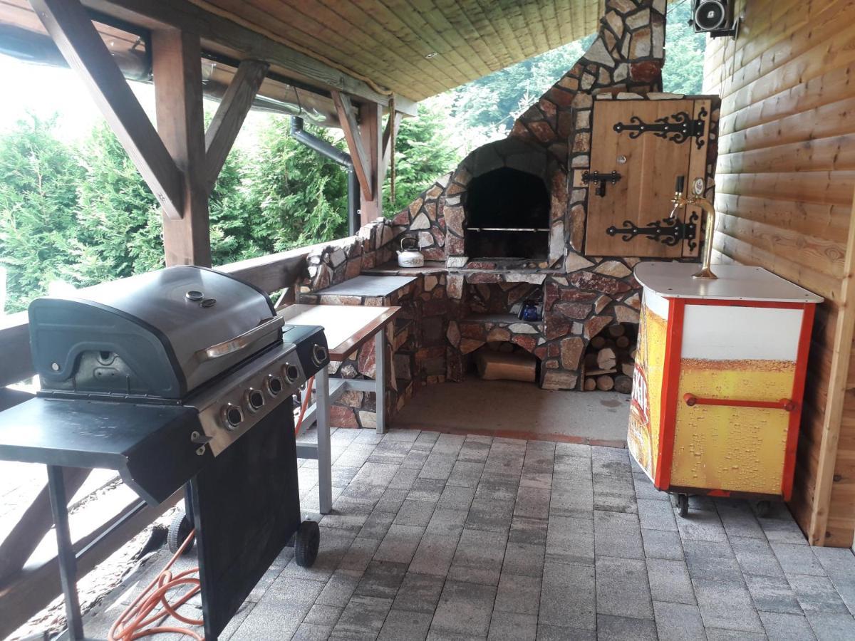 Jaskowa Chata Bieszczady Apartament Z Basenem Baligród Eksteriør bilde