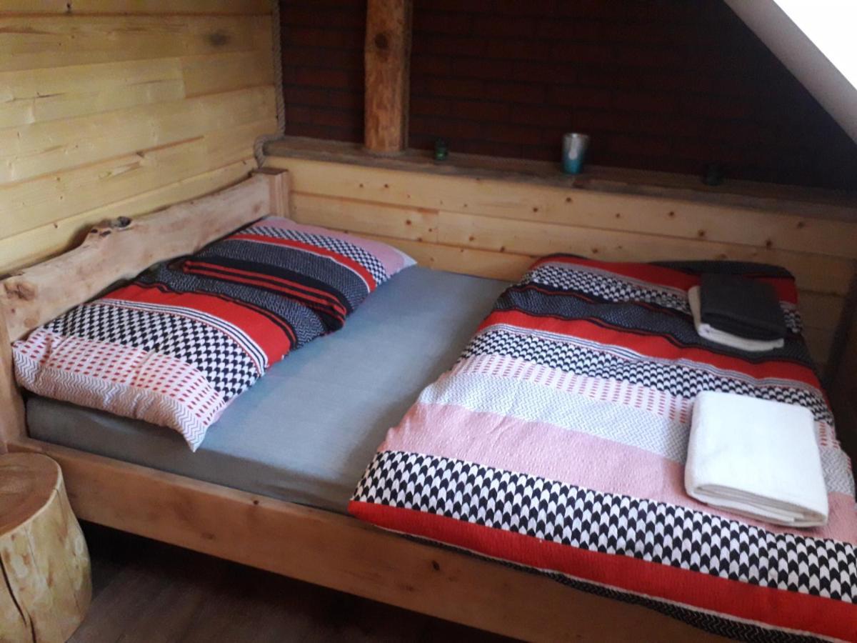 Jaskowa Chata Bieszczady Apartament Z Basenem Baligród Eksteriør bilde