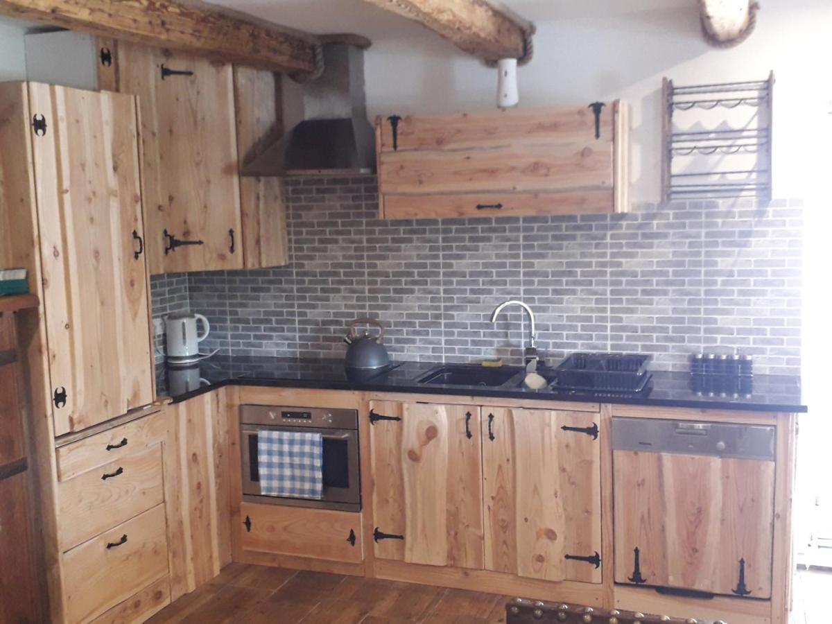 Jaskowa Chata Bieszczady Apartament Z Basenem Baligród Eksteriør bilde