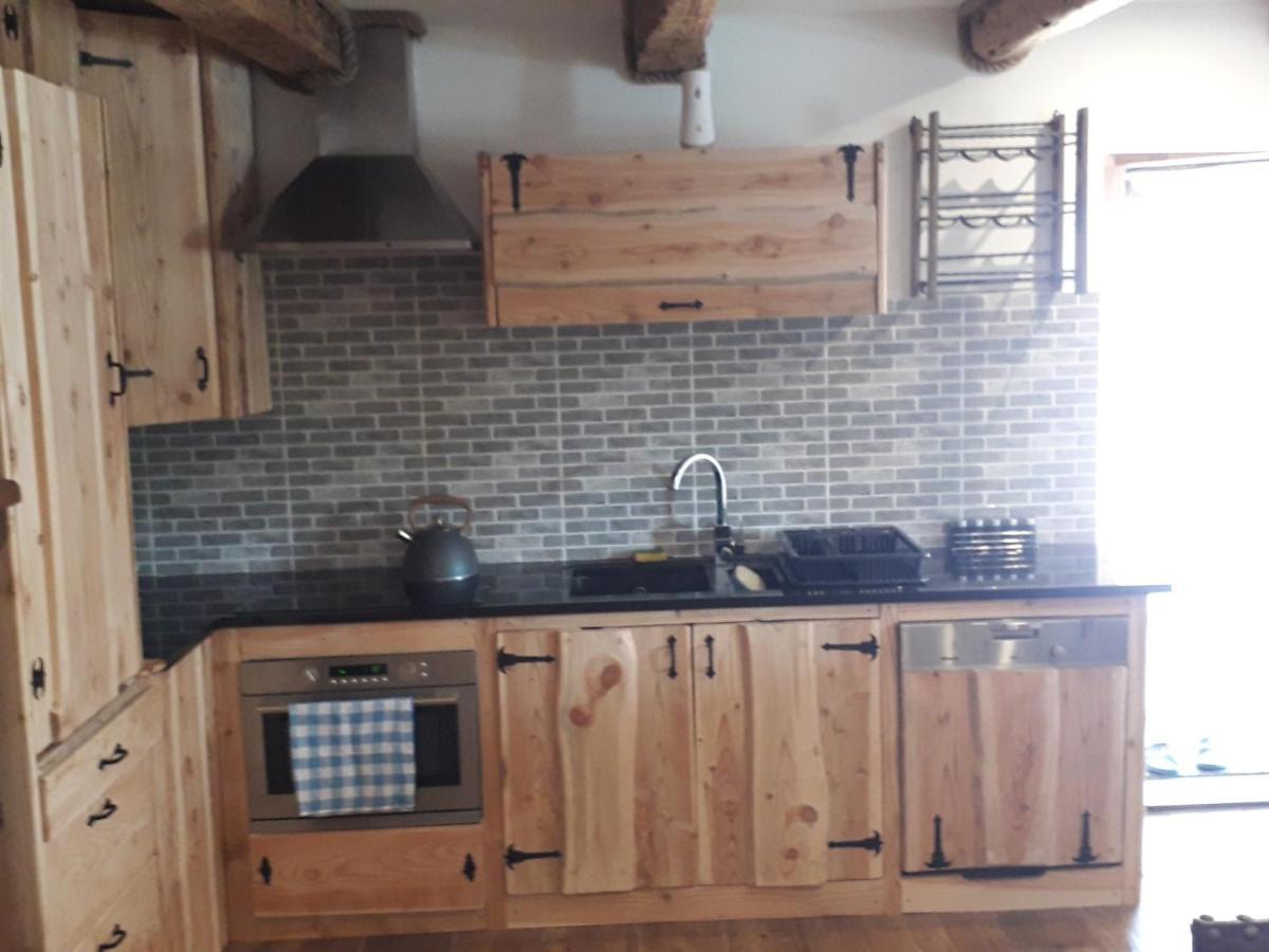 Jaskowa Chata Bieszczady Apartament Z Basenem Baligród Eksteriør bilde