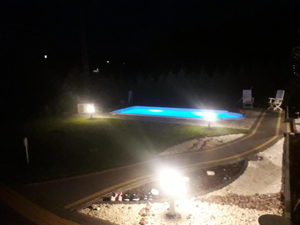 Jaskowa Chata Bieszczady Apartament Z Basenem Baligród Eksteriør bilde