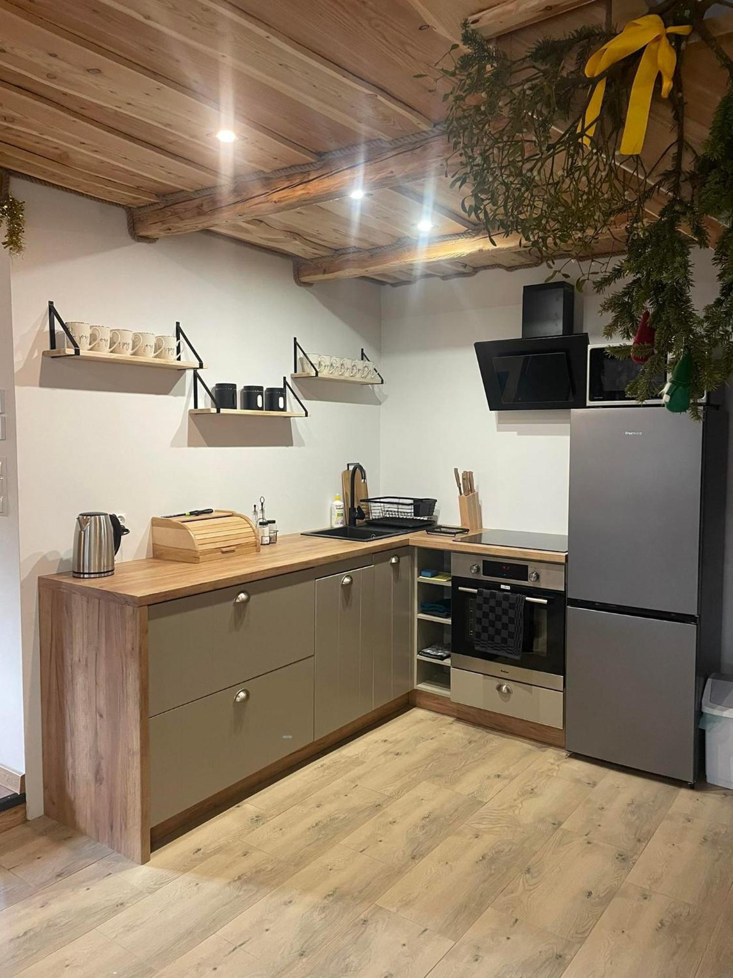 Jaskowa Chata Bieszczady Apartament Z Basenem Baligród Eksteriør bilde